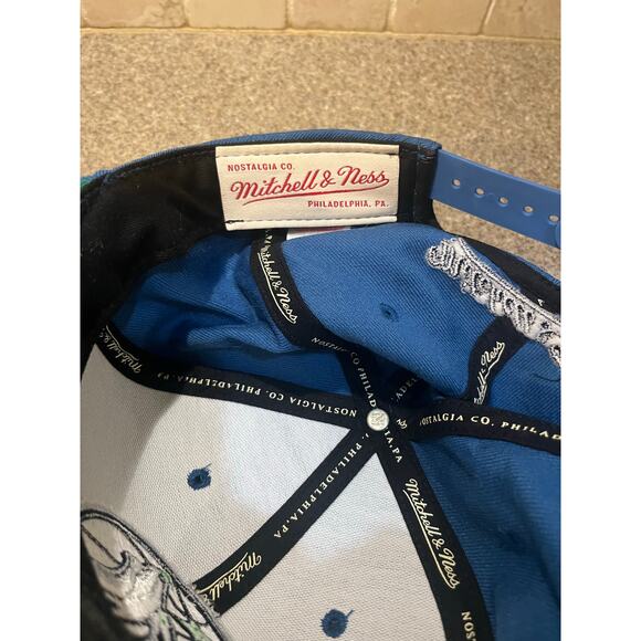 Men's Mitchell & Ness Navy Minnesota Timberwolves Official Team Snapback Hat - Picture 4 of 5